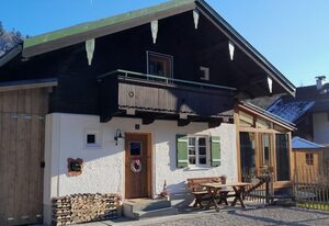 Ferienhaus Keramik-Alm mit Garten und Sauna – Ferienhaus für 1 bis 7 Personen, 3 Schlafzimmer, Wohnzimmer, Küche mit Wintergarten, Dusche/WC, WLAN
