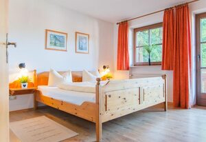 Am Sonnenhang inkl. Chiemgaukarte – Ferienwohnung 3/1165, 80qm, Terr., Küche, 2 Schlaf-und 1 Wohnzi., max 4 P. WLAN