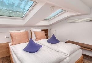 Ferienwohnungen Mayer inkl. Chiemgaukarte – Ferienwohnung Kienberg 40qm, Balkon, Küchenzeile, Schlafzimmer, Wohnzimmer, WLAN