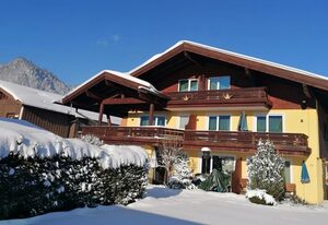Hotel Alp Inn inkl. Chiemgaukarte – Doppelzimmer Economy, Dusche und WC, Balkon oder Terrasse, TV, max. 2 Personen