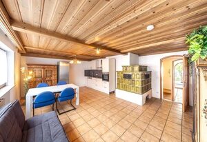 7 Zimmer Residenz vor den Toren Münchens/Stilvoller Komfort für Gruppen bis 19 Personen (EG)