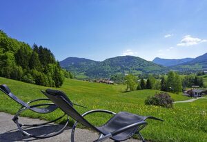 Obersteinberg-Hof inkl. Chiemgaukarte – Fewo Adlernest (77 qm), Balkon, Küche, 2 Schlaf- und 1 Wohnzimmer, WLAN