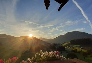 Obersteinberg-Hof inkl. Chiemgaukarte – Fewo Adlernest (77 qm), Balkon, Küche, 2 Schlaf- und 1 Wohnzimmer, WLAN