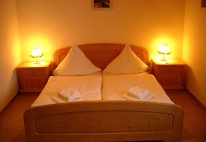 Ferienwohnung Kittsteiner inkl. Chiemgaukarte – Ferienwohnung 103qm, Balkon, Küche, 2 Schlafzimmer, 1 Wohnzimmer, WLAN, 4 Pers