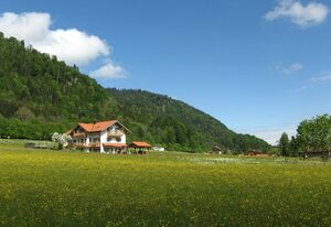 Ferienwohnung Am Wundergraben inkl. Chiemgaukarte – Ferienwohnung 78qm, Terrasse, großzügige Küche, 2 Schlaf- und 1 Wohnschlafzimmer