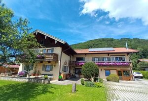 Beim Radl-Sepp inkl. Chiemgaukarte – Ferienwohnung Zellerberg 56qm, Küche, 1 Schlafzimmer, 1 Wohnschlafzimmer