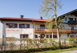 Hotel zum Hirschhaus inkl. Chiemgaukarte – Einzelzimmer mit Dusche und WC, TV, WLAN