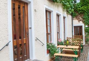 Aufhauser Hof Regensburg – Ferienwohnung 54qm im Herzen der Altstadt mit vollausgestatteter Küche