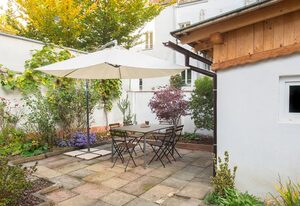 Ferienwohnungen Schmid – Wohnung (70qm) mit kostenfreiem WLAN mit idyllischem Garten