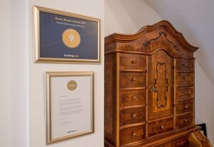 Ferienwohnungen Schmid – Wohnung (70qm) mit kostenfreiem WLAN mit idyllischem Garten