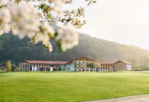 aja Ruhpolding – Doppelzimmer mit Bergblick, Dusche und WC, TV