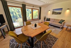 Appartement Woidrauschen – Ferienwohnung (55 qm) Balkon, separates Schlafzimmer, Wohnküche, Bad/Dusche/WC, max. 2 Pers.