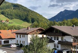 Ferienwohnung Panorama inkl. Chiemgaukarte – Ferienwohnung Panorama 48qm, Balkon, 1 Schlafz., Wohnschlafzi., Küchenz., WLAN