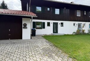 Zuhause 31 – Ferienwohnung für max. 6 Personen mit Balkon