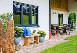 Ferienhaus Froschsee inkl. Chiemgaukarte – Ferienhaus bis 10 Personen 165 qm mit Balkon, Terrasse und 5 Schlafzimmern