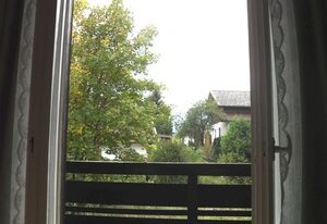 Forsthaus Hotel Garni inkl. Chiemgaukarte – Doppelzimmer Nr. 3 Balkon , Dusche und WC, TV