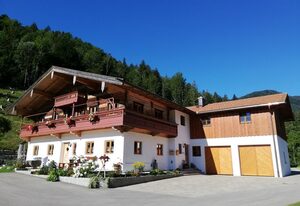 Ferienwohnung Grabenhäusl inkl. Chiemgaukarte – Ferienwohnung Grabenhäusl 80qm, Balk., Küche, 2 Schlafzimmer, 1 Wohnschlafz.