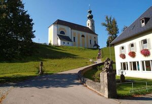 Ferienhaus Haas inkl. Chiemgaukarte – Ferienwohnung Haas 65 qm, 1 Schlafzimmer, 1 Wohnraum, Essküche, Duschbad, WLAN