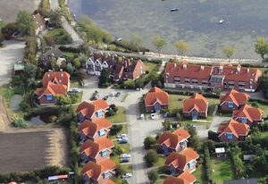 Ferienanlage Lemkenhafen – Ferienwohnung ”Mühle & Meer” für 4 Gäste und Hund mit Balkon - ostseenah!