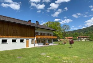 Gastager Hof inkl. Chiemgaukarte – Ferienwohnung Zellerberg 55qm, Balk.,1 Schlafz., Wohnzi., Kochnische, max. 2 P.