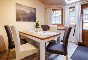 Ferienwohnungen Scheiblegger inkl. Chiemgaukarte – Ferienwohnung Unternberg 45qm, Terr., Küche, Behinderteng., 1 Schlafzimmer