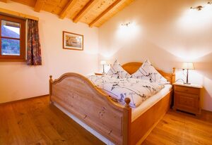 Ferienwohnung Hallweger Veronika inkl. Chiemgaukarte – Ferienwohnung 45qm, Balkon, 1 Schlafz., 1 Wohnzimmer, Kochnische, max. 2 Pers.