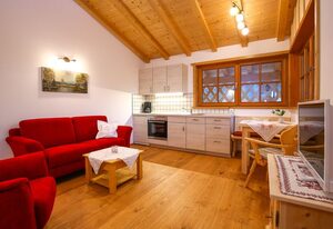 Ferienwohnung Hallweger Veronika inkl. Chiemgaukarte – Ferienwohnung 45qm, Balkon, 1 Schlafz., 1 Wohnzimmer, Kochnische, max. 2 Pers.