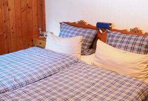Ferienhütte Lang inkl. Chiemgaukarte – Ferienhütte 43qm, Terrasse, 1 Schlafraum, 1 Wohnschlafraum, Küche, max. 4 P.