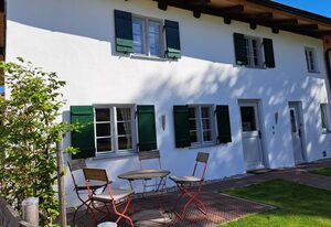 Ferienwohnungen im Lüftlmalereck, Hennalahaus – Ferienwohnung "Rosarot"