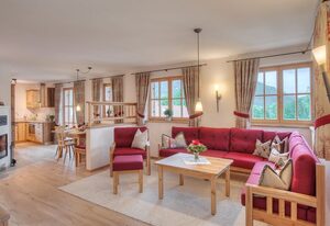 Ferienwohnungen im Rosengarten inkl. Chiemgaukarte – Ferienwohnung Jasmin mit Südterrasse und Bergblick