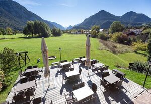 DEVA Hotel-Restaurant Fischerwirt inkl. Chiemgaukarte – Doppelzimmer Comfort, Balkon, Dusche/WC, TV, max. 4 Personen