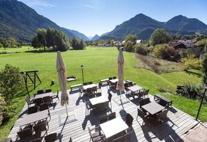 DEVA Hotel-Restaurant Fischerwirt inkl. Chiemgaukarte – Doppelzimmer Comfort, Balkon, Dusche/WC, TV, max. 4 Personen
