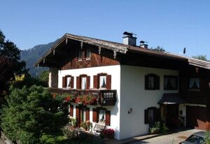 Ferienwohnungen Praxenthaler inkl. Chiemgaukarte – Ferienwohnung 2 Rauschbergblick 36qm, Süd Balkon, Kochnische, WLAN, 2 P.