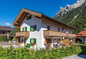 4erspitzblick, Ferienhaus – "Stoaröserl"-  FeHaus/3 Schlafräume/Dusche,WC