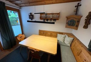 Chalet Lilly inkl. Chiemgaukarte – Chalet Lilly, Terrasse mit Garten, 3 Schlafzi., 1 Wohnzi., Kamin, Bad/WC, max. 6 Pers.
