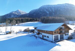 Riederhof inkl. Chiemgaukarte – 5 Ferienwohnung Kienberg 35qm, Balkon, Kochnische, 1 Schlafz., Wohnz., 2 Pers.