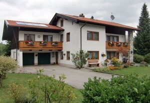Ferienwohnung Deininger inkl. Chiemgaukarte – Ferienwohnung 2 39qm, Kochni., Wohnzimmer, 1 Wohnschlafz., ohne Balkon, 2 P
