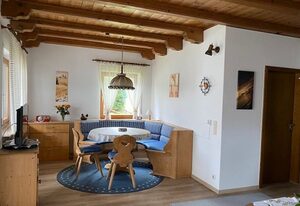 Ferienwohnung Deininger inkl. Chiemgaukarte – Ferienwohnung 2 39qm, Kochni., Wohnzimmer, 1 Wohnschlafz., ohne Balkon, 2 P