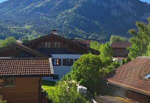 Ferienwohnung Gerg inkl. Chiemgaukarte – Ferienwohnung (55qm) Balkon, 1 Schlafzimmer, 1 Wohnküche, Dusche/WC, max. 3 Pers.