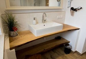 Ferienwohnung Lorenz inkl. Chiemgaukarte – Ferienwohnung Gipfelglück 76qm, Balkon, 1 Schlafzimmer, WLAN, max. 2P., Hunde erl.
