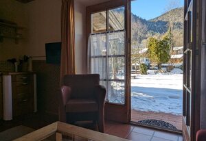 Ferienwohnungen Central inkl. Chiemgaukarte – Ferienwohnung Rösslstube 40qm, Terr., Küche, 1 Schlafz., Wohnz., WLAN, max 3 P.
