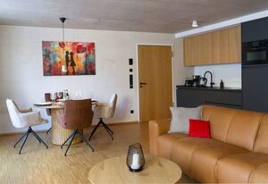 Adlerhaus, Gartenwohnung -410-
