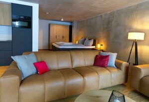 Adlerhaus, Gartenwohnung -410-