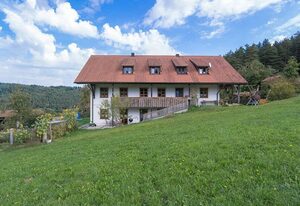 Balsnhof – Ferienwohnung Bauerngarten (70qm) mit Sonnenterrasse