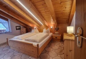 Thomas -703-