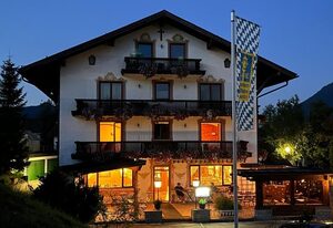 Alpenhof Wallgau – "Alpenhof Panorama Komfort" FeWo mit Wohnküche