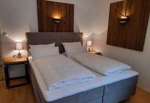 Isartaler Hoamat, Haus – "Baierkar"-Fewo/Wohn-Schlafr./ Dusche u. Bad, WC
