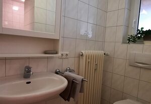 Isartaler Hoamat, Haus – "Baierkar"-Fewo/Wohn-Schlafr./ Dusche u. Bad, WC