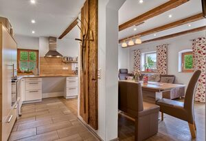 Huisnhof – FeWo Osserberg (110 qm) für 6 Personen mit Kachelofen und 2 Balkonen (OG)
