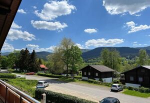 Feriendorf im Bayerischer Wald – Ferienhaus 12  See-und Bayerwaldblick, 30 m zum See 2-10 Pers plus 2 Babys und Hunde im Feriendorf Hohen Bogen